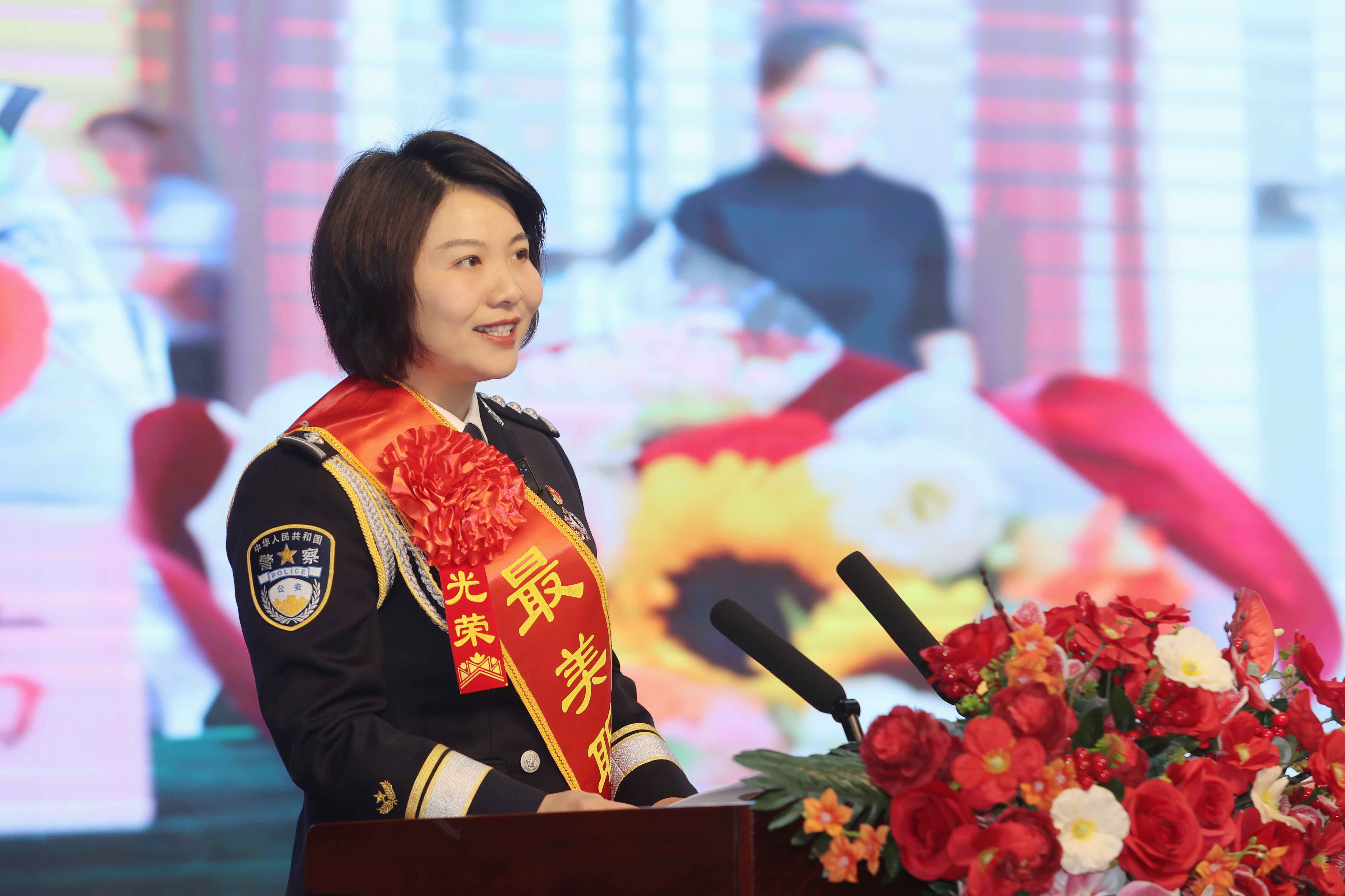 南阳巾帼劳模工匠宣讲入脑入心