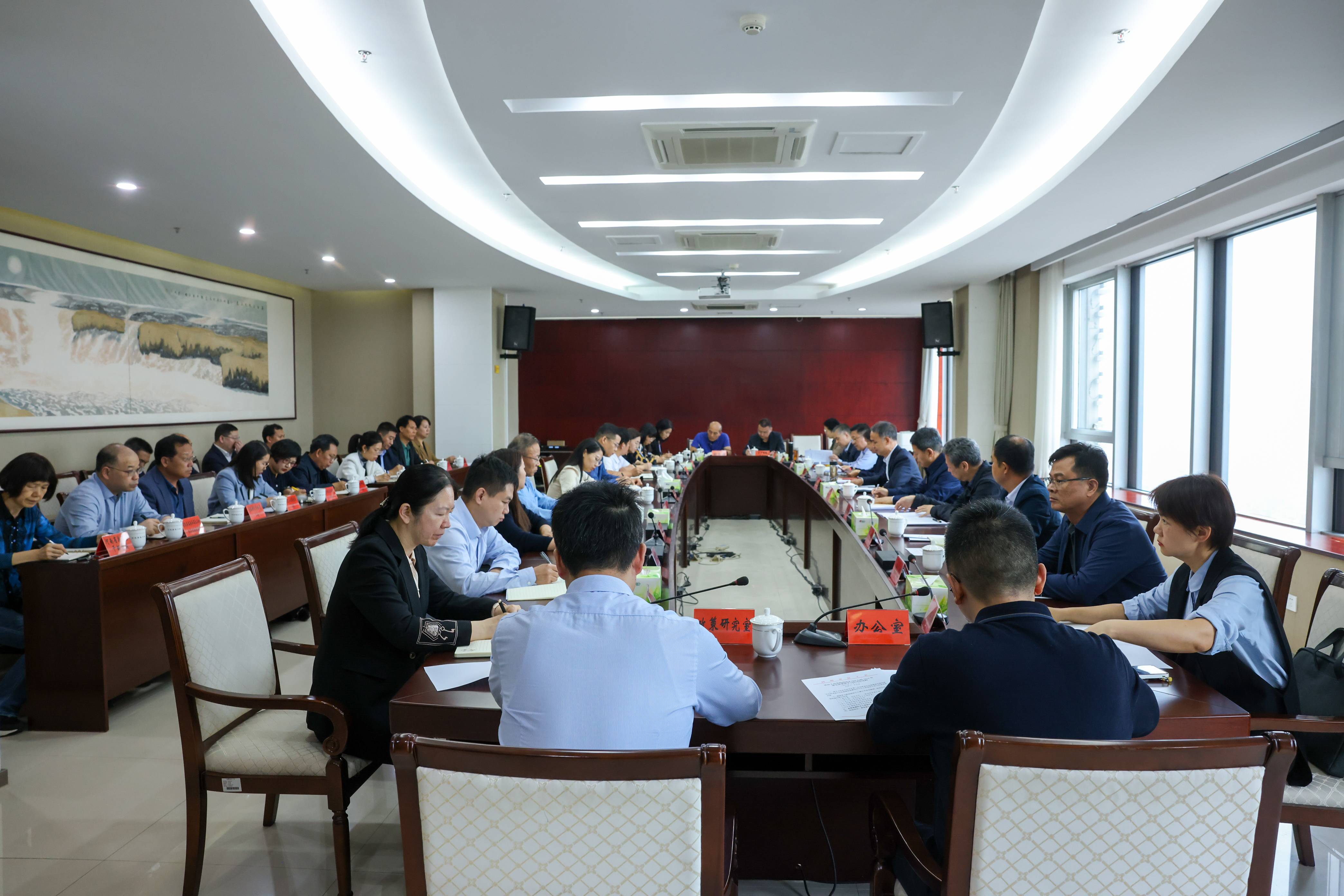 省总办公室(1).jpg 省总办公室(1).jpg
