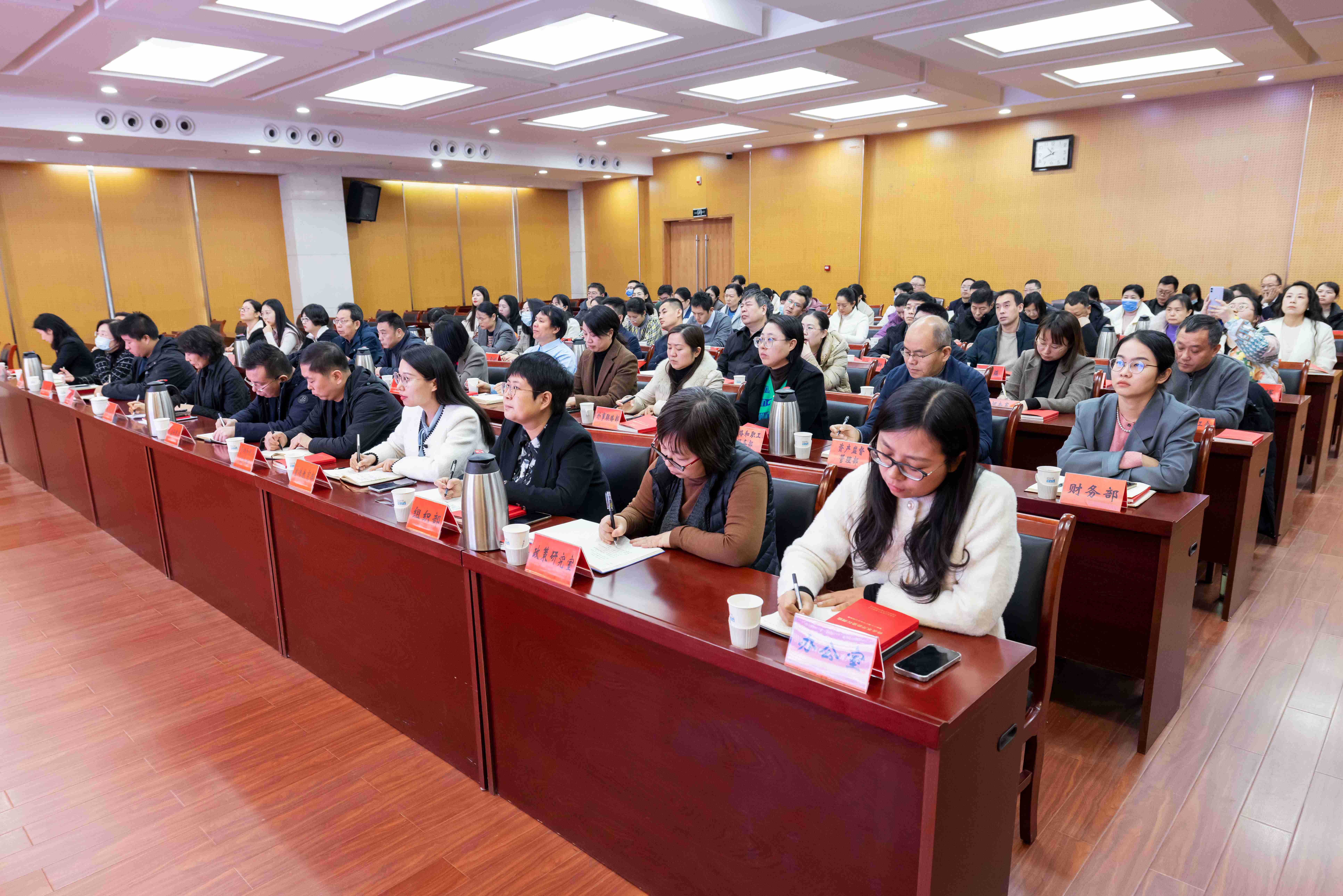 图片4(1).jpg 图片4(1).jpg