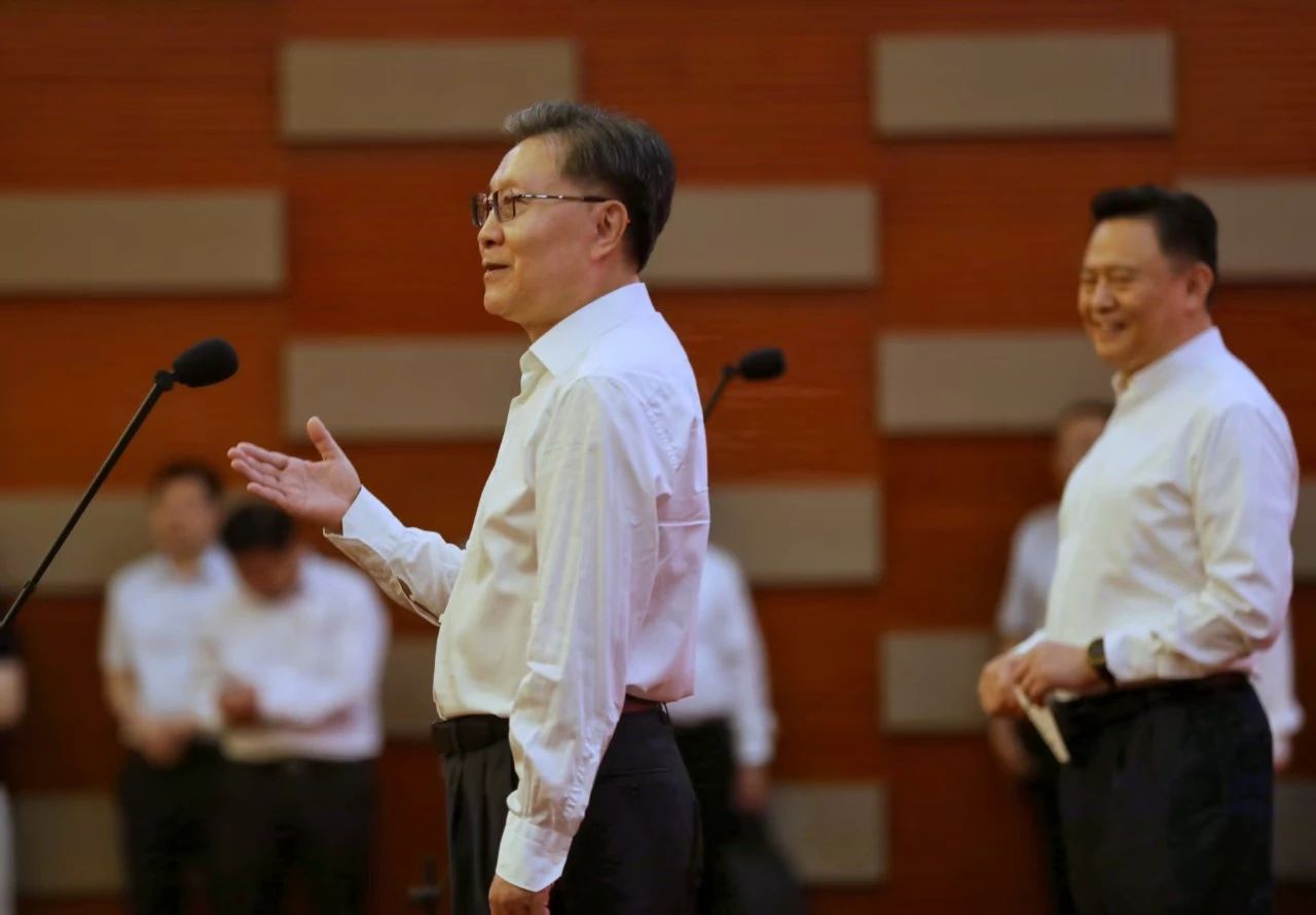 王东明2.jpg 王东明2.jpg