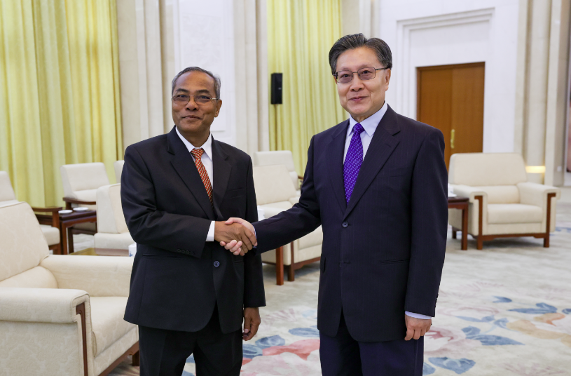 王东明1.png 王东明1.png