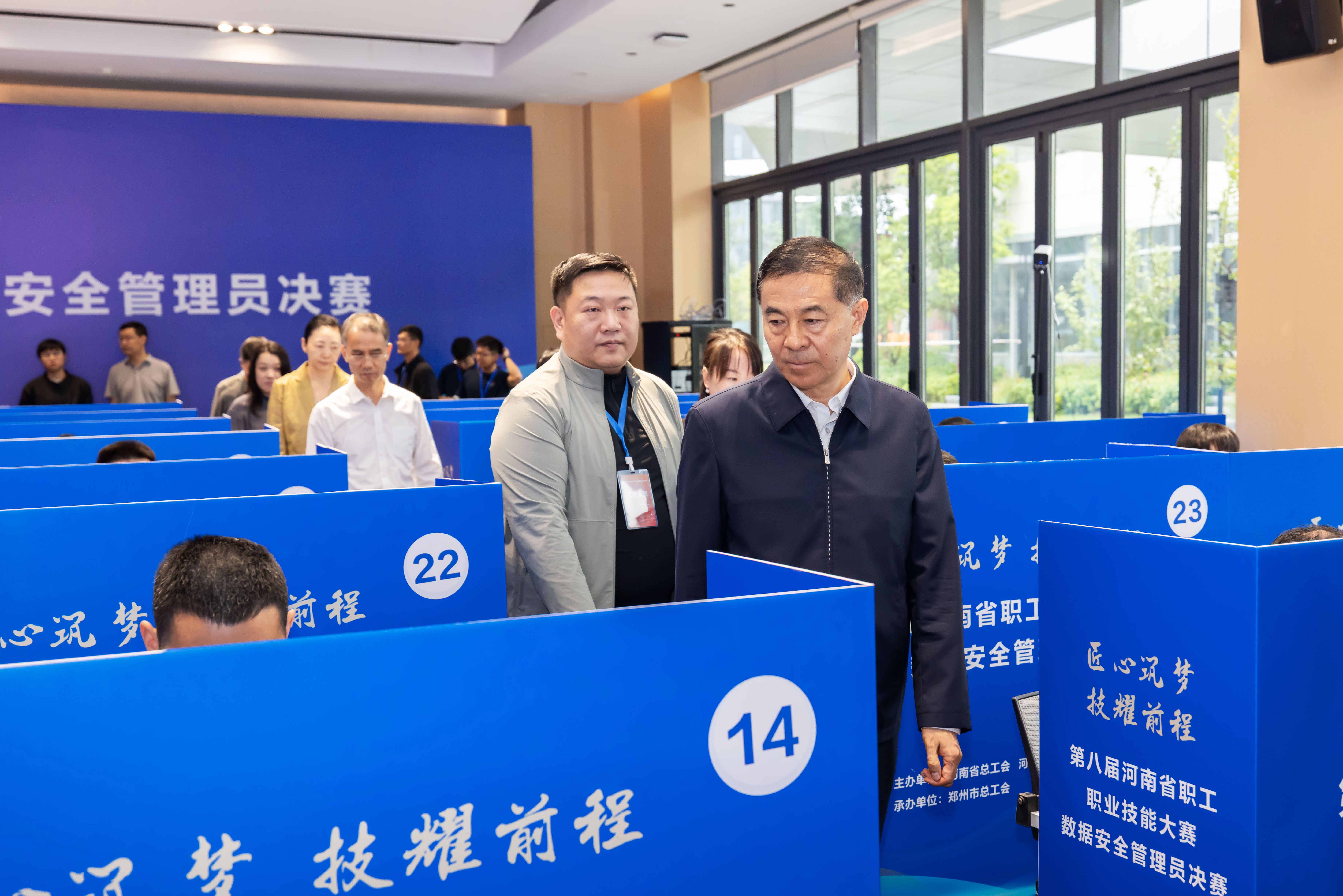 李公乐@第八届职工技能大赛1.jpg 李公乐@第八届职工技能大赛1.jpg